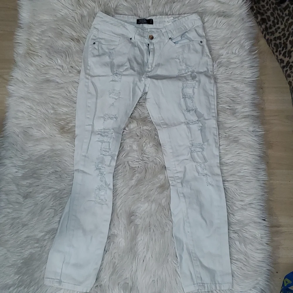 Light Wash Ripped Boyfriend Jeans Low Rise Size 7 Never Worn